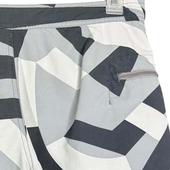 Patagonia Wavefarer Black & Gray Geometric Print Board 8” Shorts Mens Size 32 - Picture 6 of 11